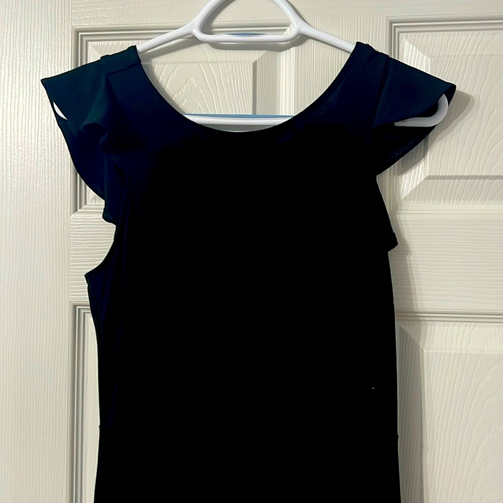 Gap dress. Size 6. Black. Knee length